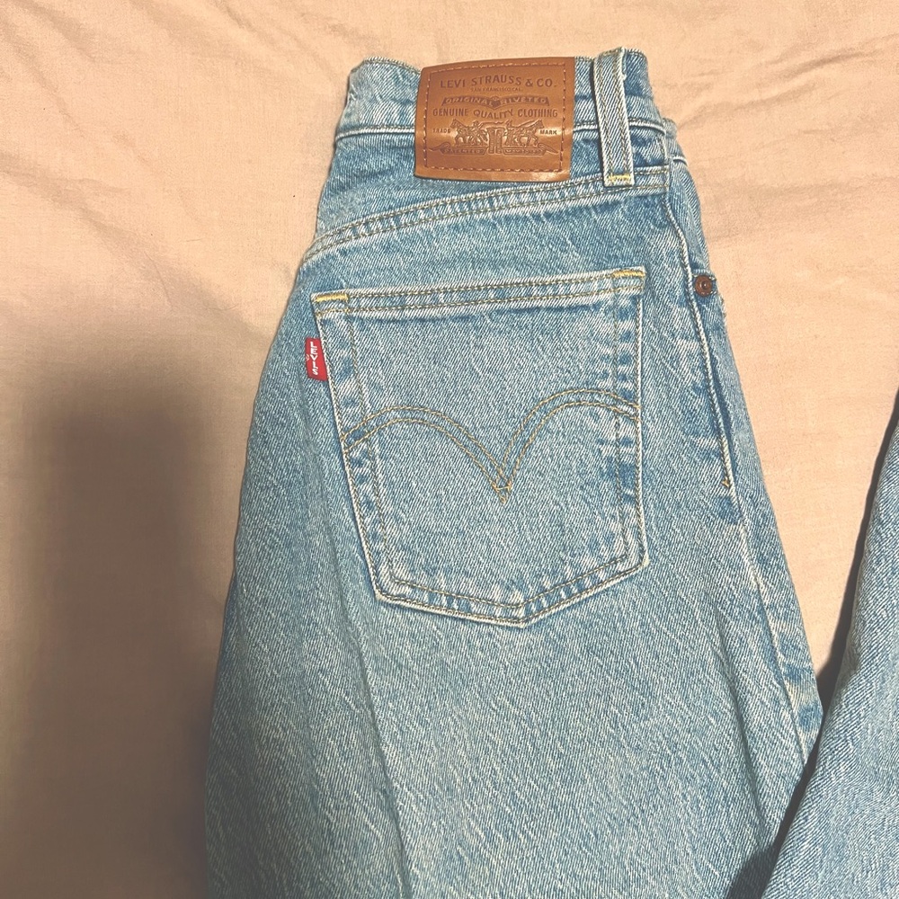 Levi's Women's Ribcage High Waisted Straight Jeans